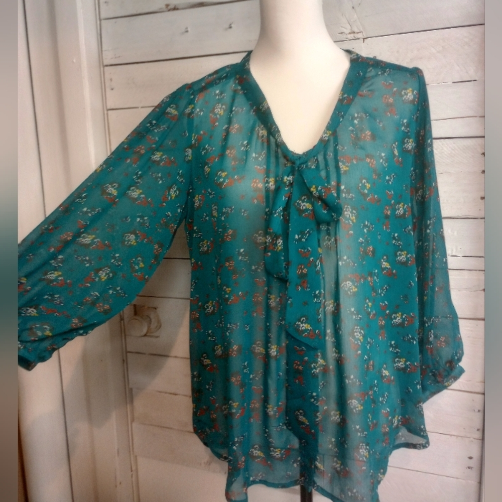 Love On A Hanger Floral Print Tie Top Large Dark Teal Blouse Semi Sheer Hi Low